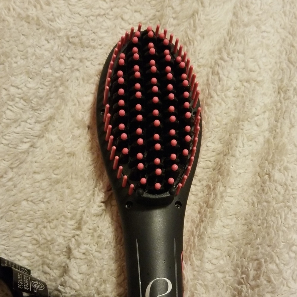 Hair straightening brush up to 450°F heat